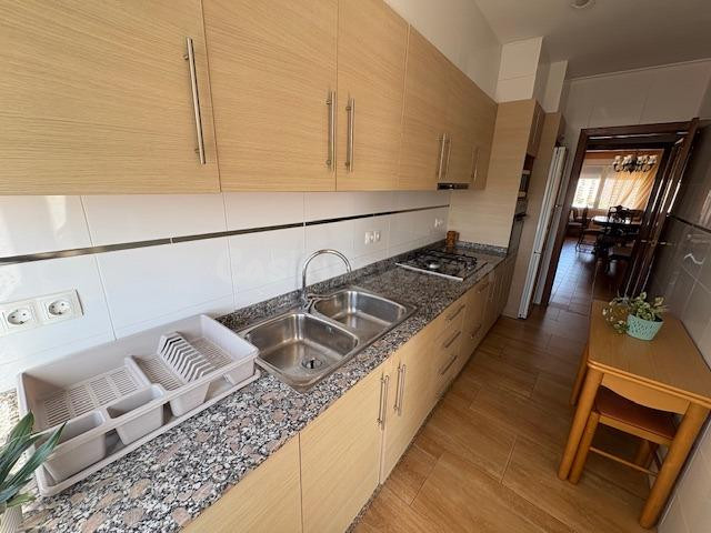 Sensacional piso en alquiler en Castellón de cuatro habitaci - foto 2
