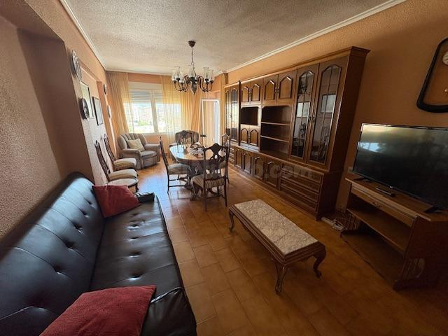 Sensacional piso en alquiler en Castellón de cuatro habitaci - foto 3