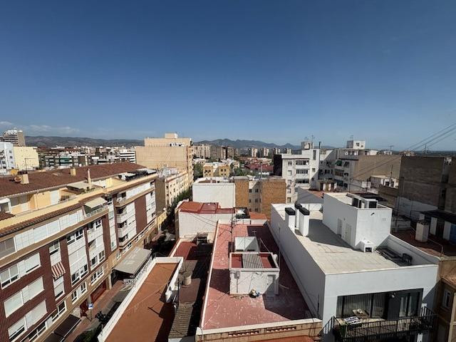 Sensacional piso en alquiler en Castellón de cuatro habitaci - foto 5