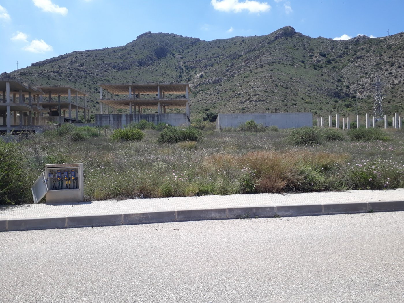 PARCELA DE TERRENO URBANO  EN URBANIZACIÓN SAN FERNANDO