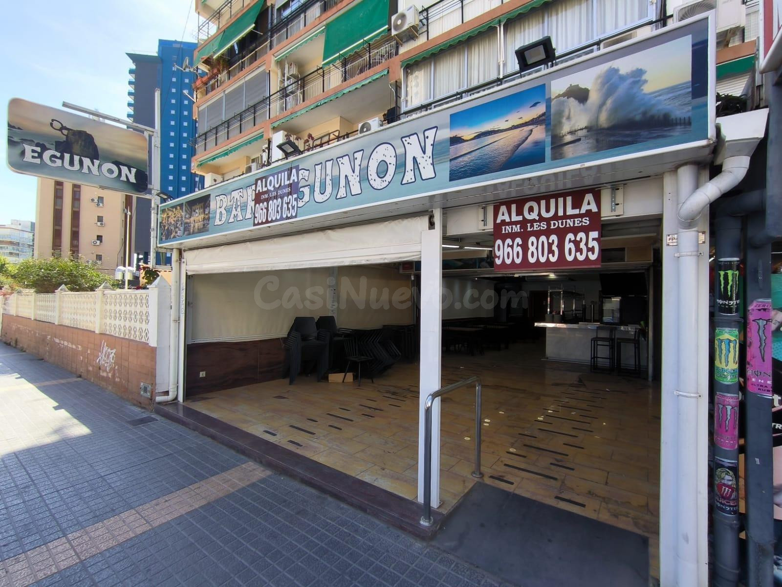Traspaso de local bar/cafeteríaen la zona de la plaza triangular, centro de Benidorm - www.inmobiliarialesdunes.com