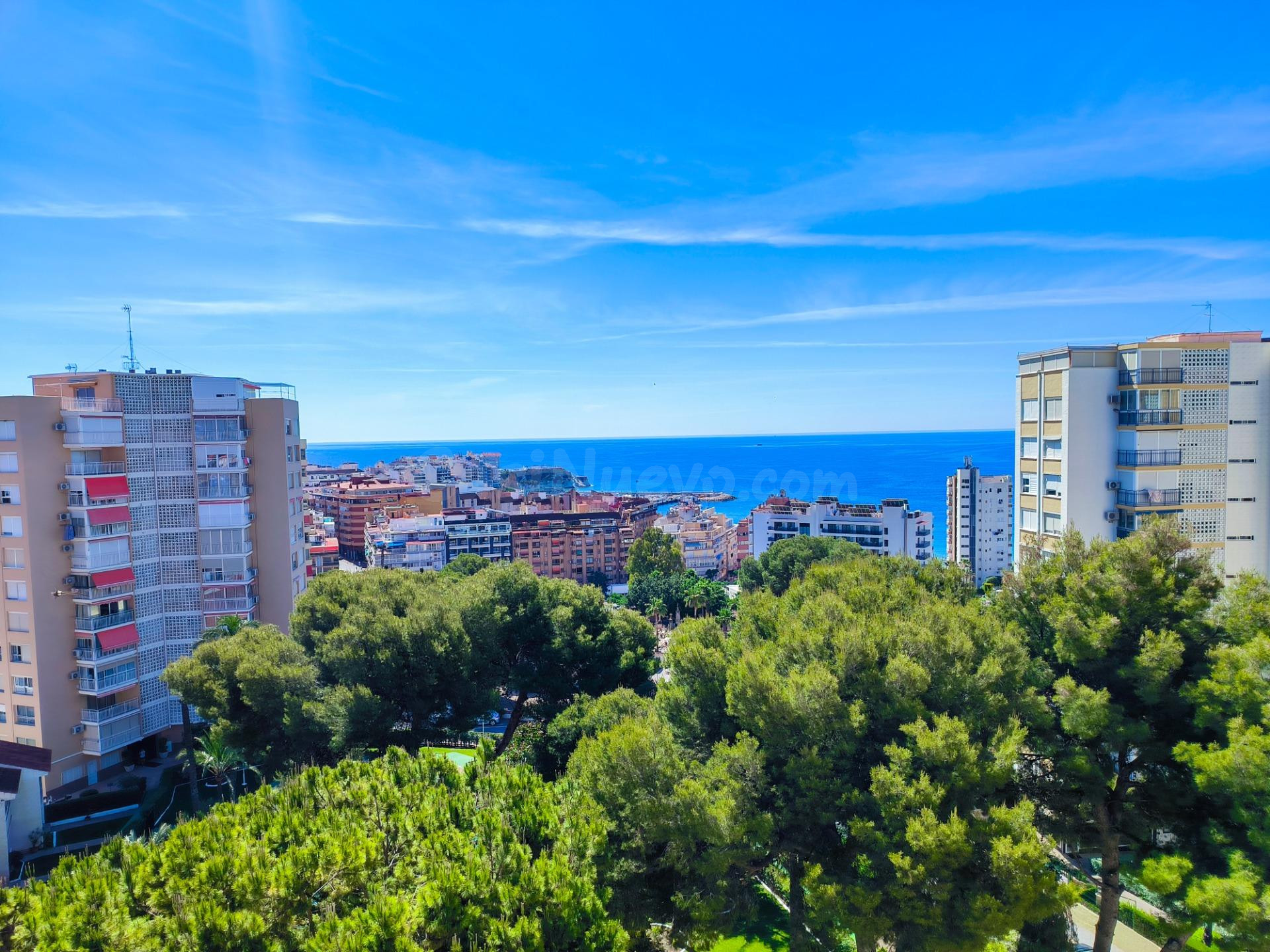 Amplio piso de 3 dorm. 3 baños con vistas impresionantes al mar en zona Centro-Poniente - www.inmobiliarialesdunes.com