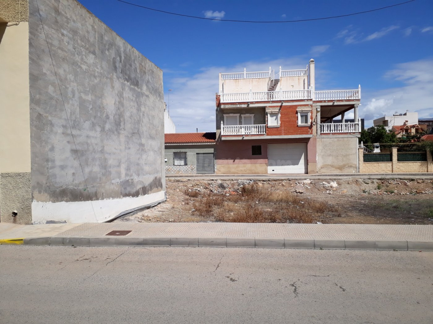 TERRENO URBANO EN COX