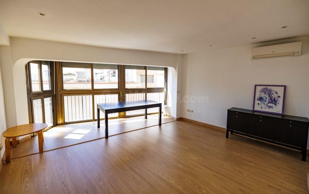 Apartamento en el centro de Benidorm, cerca de todos los servicios. www.inmobiliarialesdunes.com