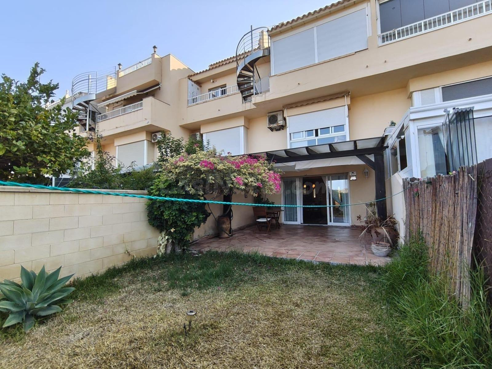 Bungalow duplex en zona playa de los estudiantes(paraiso), villajoyosa