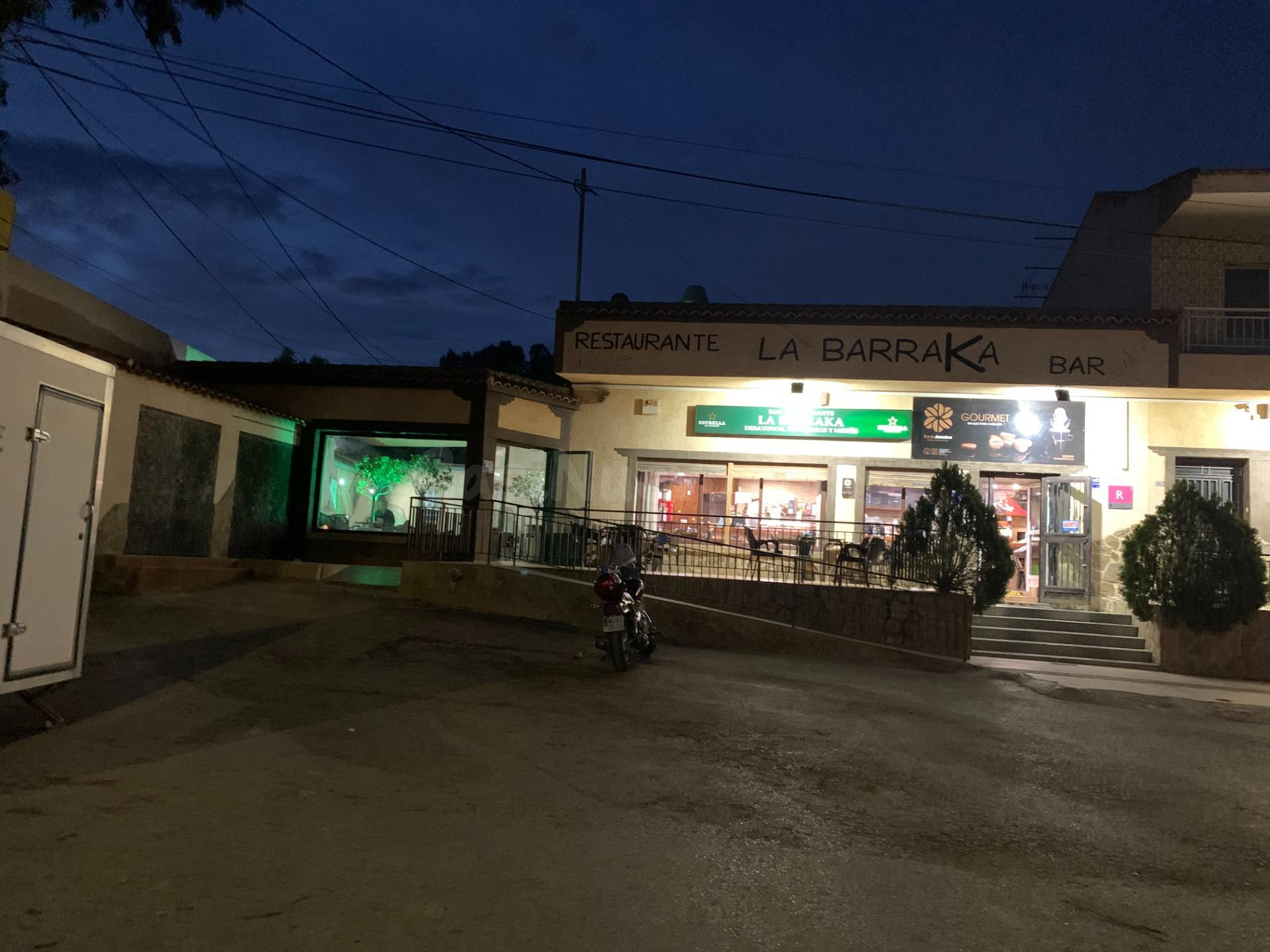EDIFICIO Y BAR RESTAURANTE