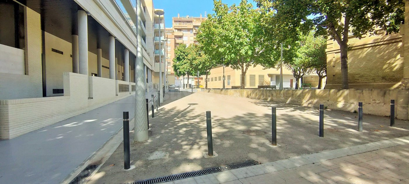 LOCAL EN ALQUILER EN AVDA. MARTÍNEZ DE VELASCO Nº 8 - foto 3