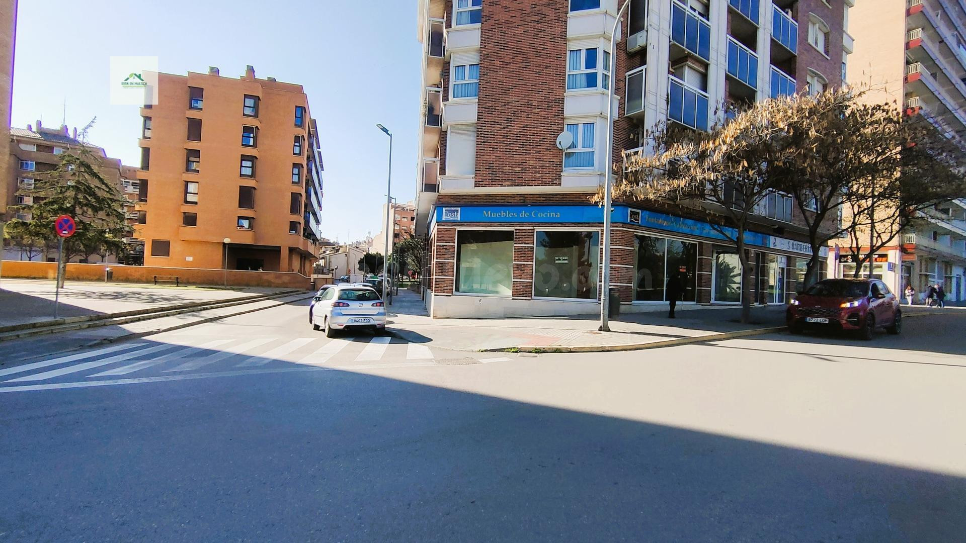 Venta de local comercial en calle Lanuza 67