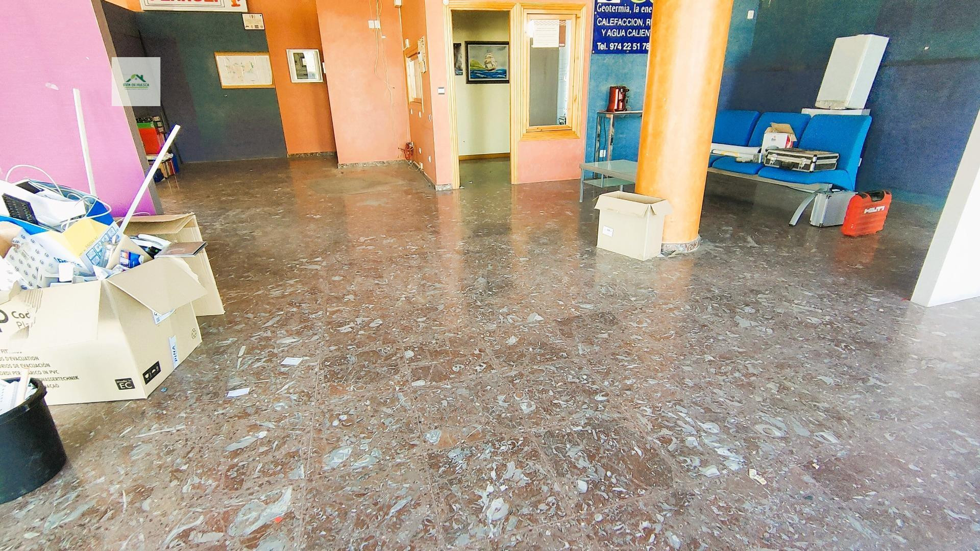 Venta de local comercial en calle Lanuza 67 - foto 4