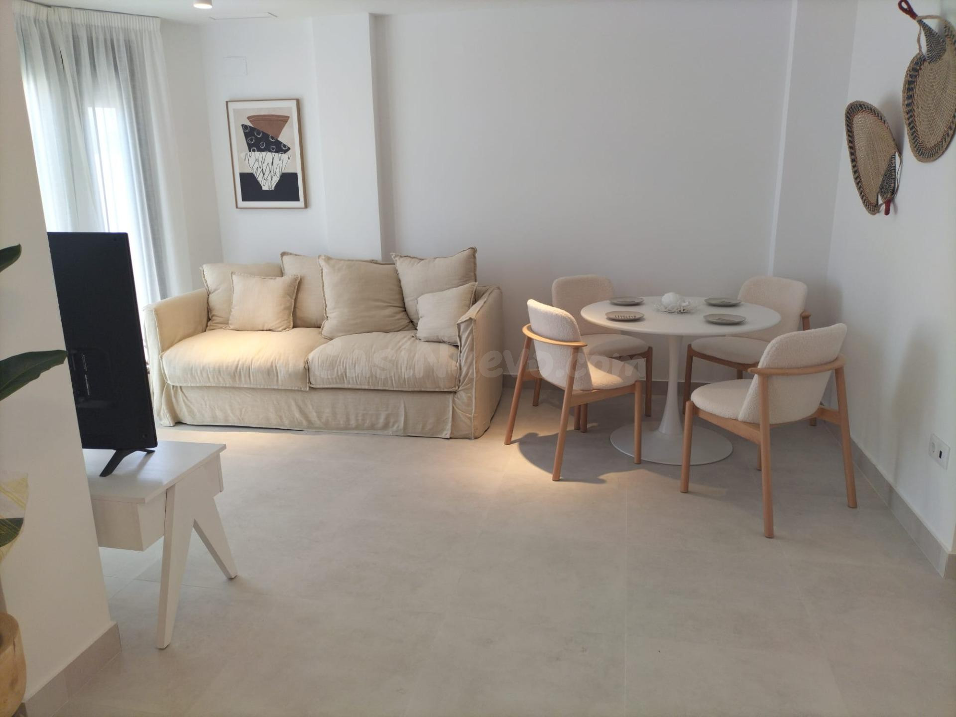 BUNGALO EN PLANTA ALTA CON SOLARIUM Y  ZONA PISCINA COMUNITARIA