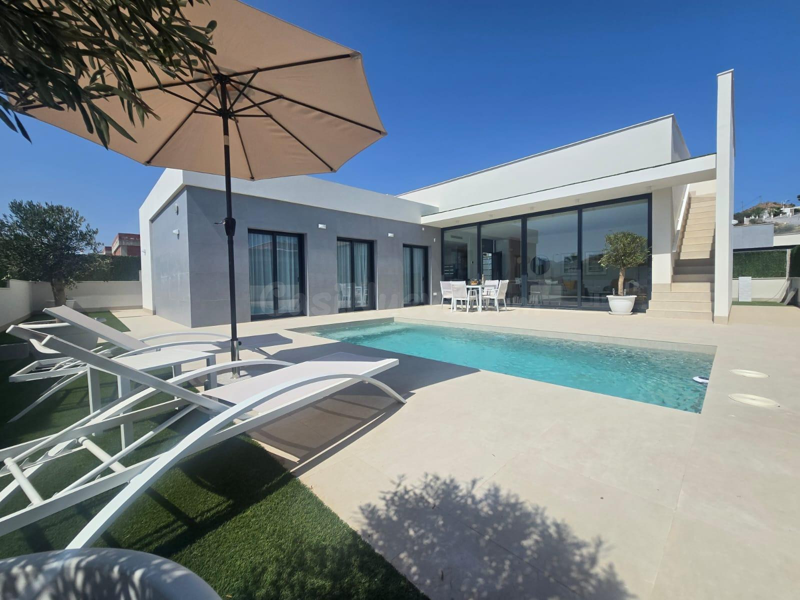 VILLA EN SAN JUAN DE LOS TERREROS (ALMERIA)