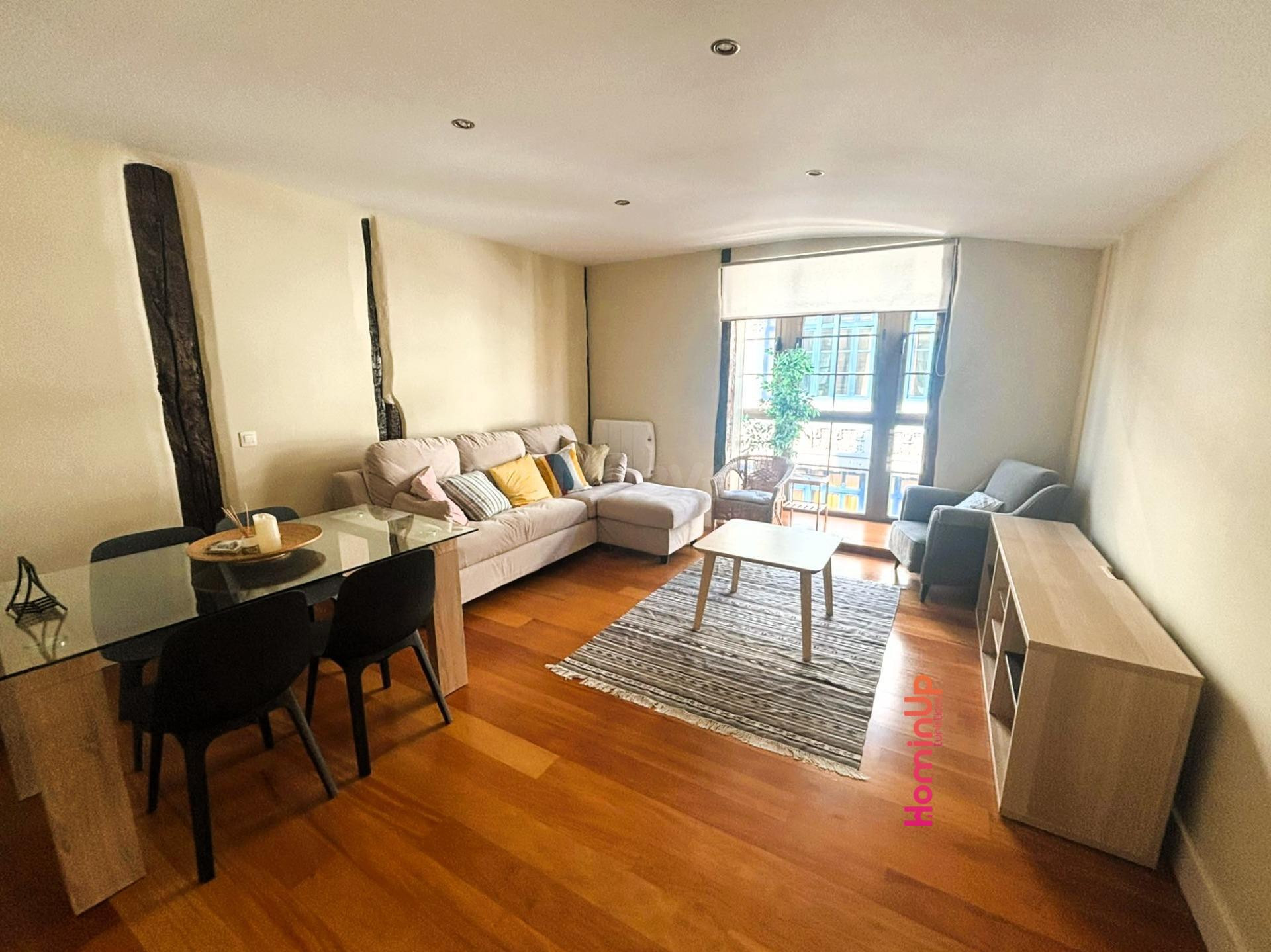 Se Alquila Amplia Vivienda de 3 Dormitorios y 2 baños por temporadas en pleno Casco Viejo de Bilbao