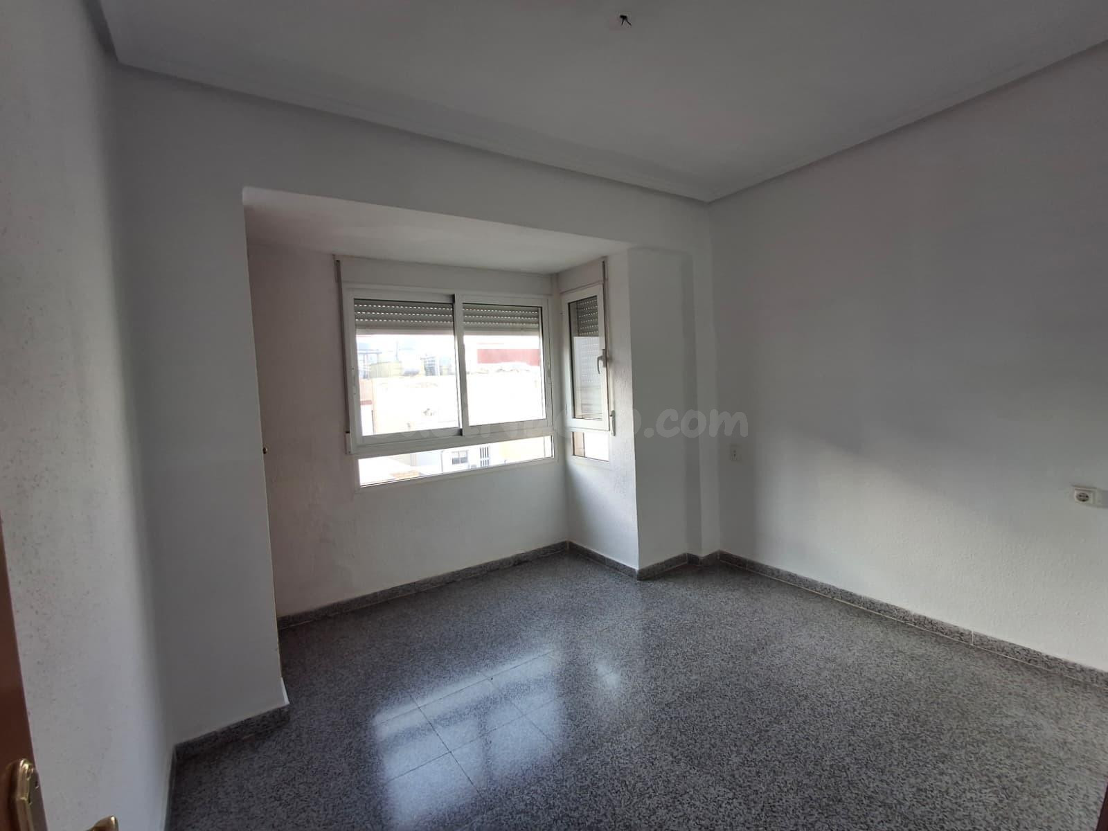 Piso zona Campamento Paterna