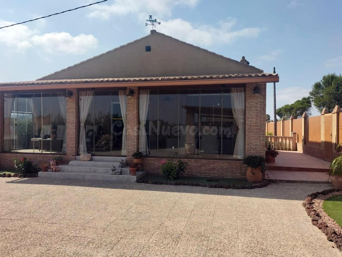 VILLA CON PARCELA Y PISCINA PRIVADA EN FORMENTERA DEL SEGURA