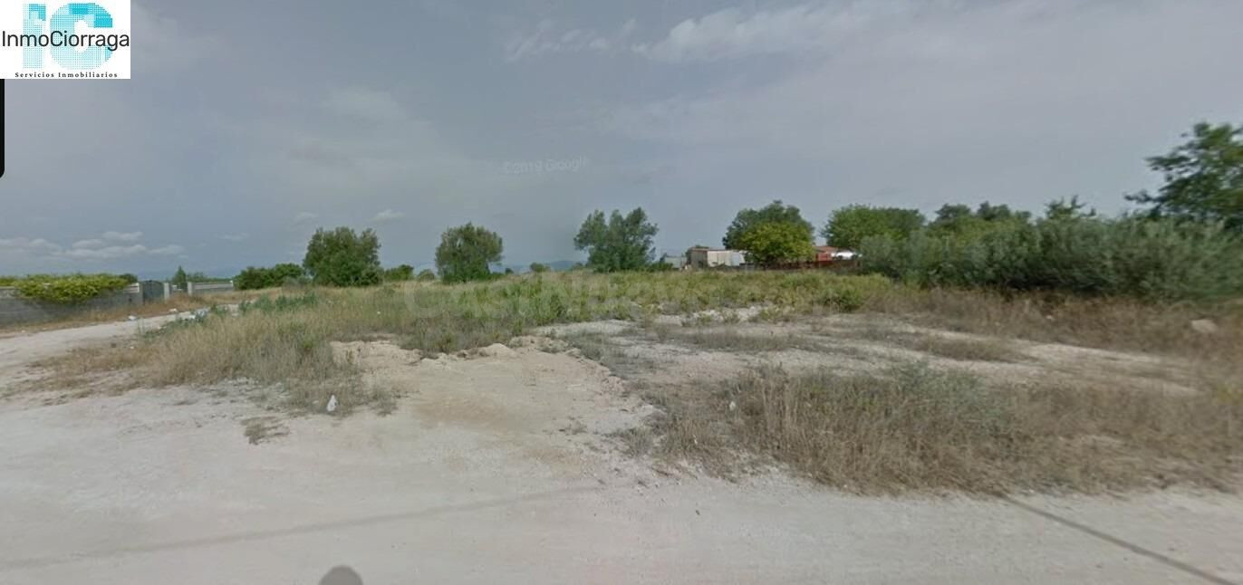 Parcela urbana esquinera en Urb. LAlzineta (Montferri)