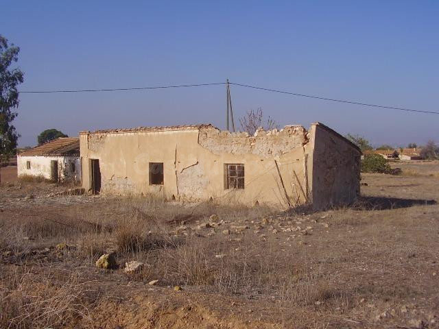 PARCELA CON VIVIENDA EN PURIAS 28.000 M2