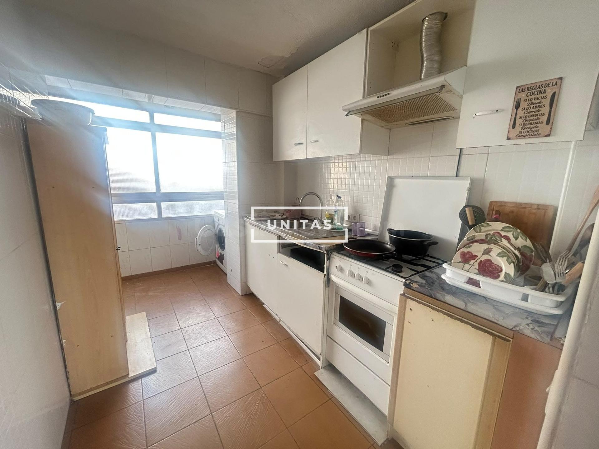 Se vende 2º Planta sin ascensor en Calle de la Amatista (Requena)