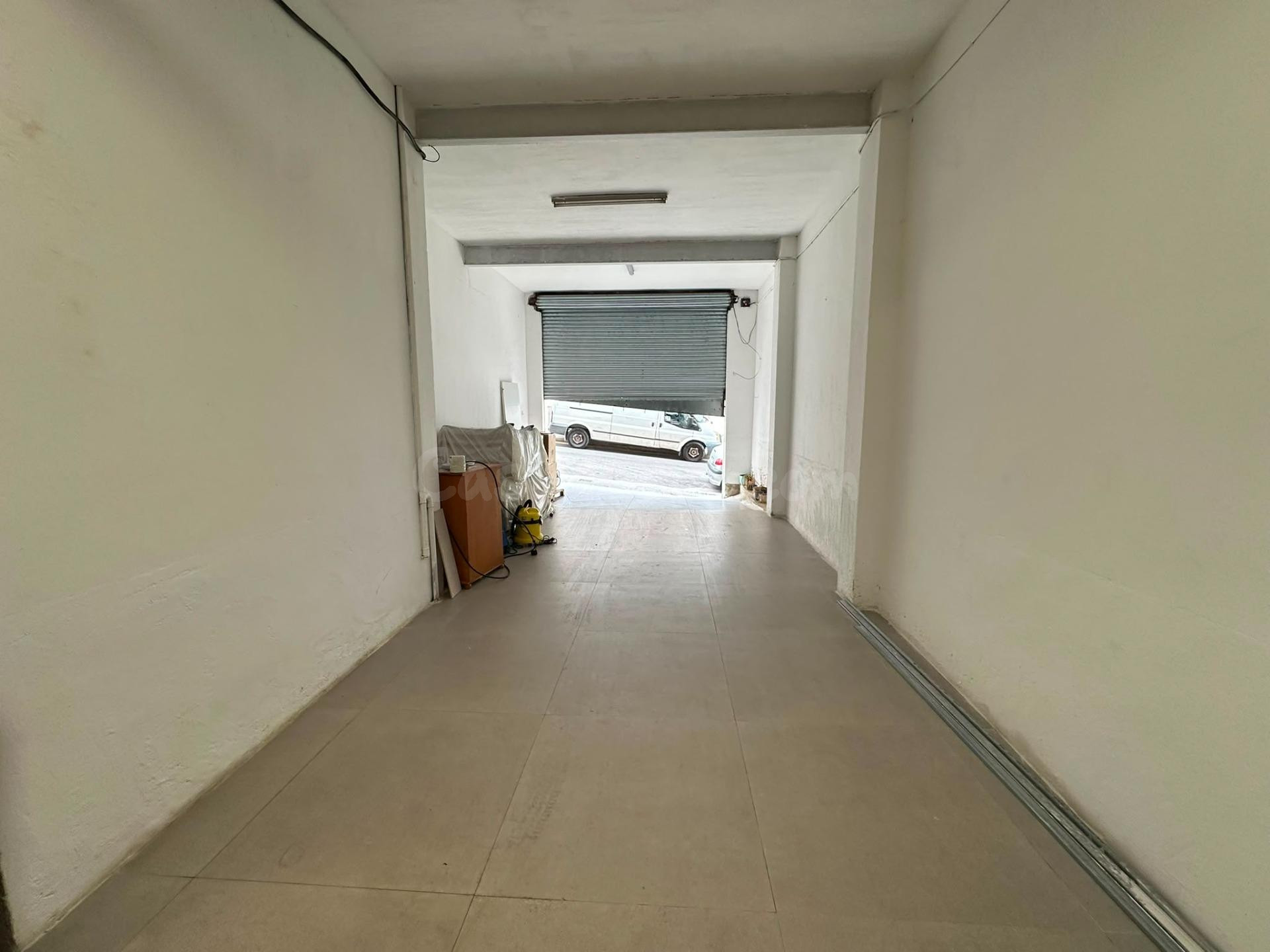 Se vende local Comercial de 130 m2 en Auditorio - Campoamor - Centro Alicante.