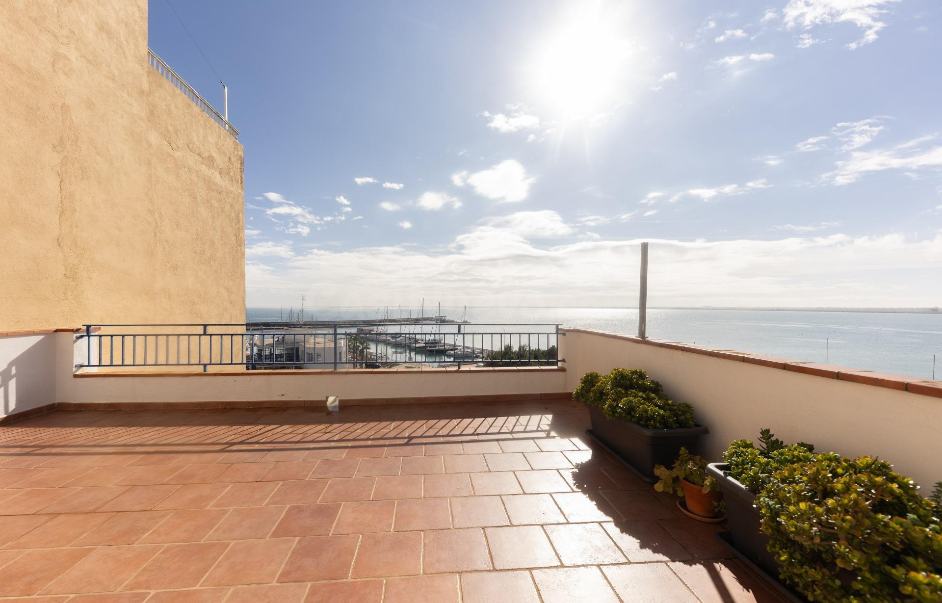CASA EN VENTA EN L´AMPOLLA