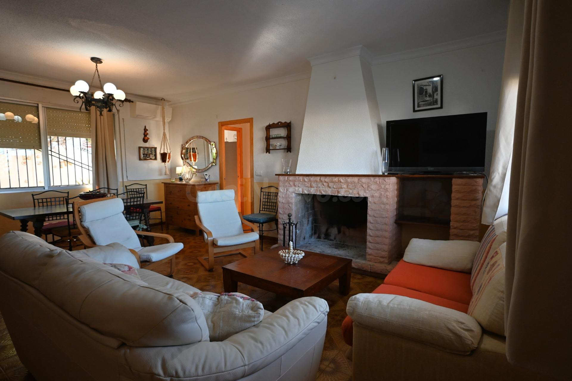 SE VENDE CHALET INDEPENDIENTE EN LOS URRUTIAS