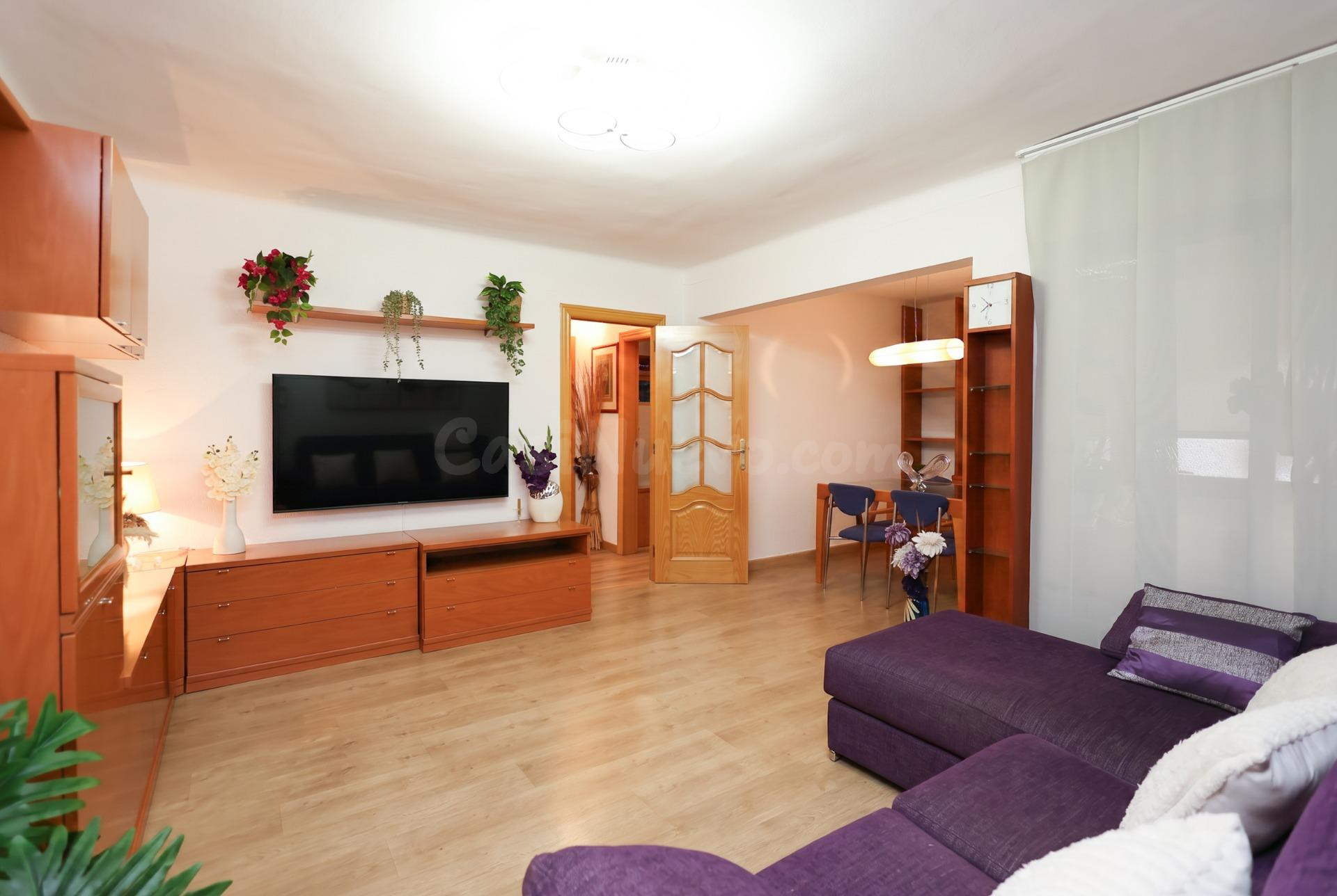 Acogedor piso en La Marina del Port, Barcelona - ¡Tu nuevo hogar te espera!