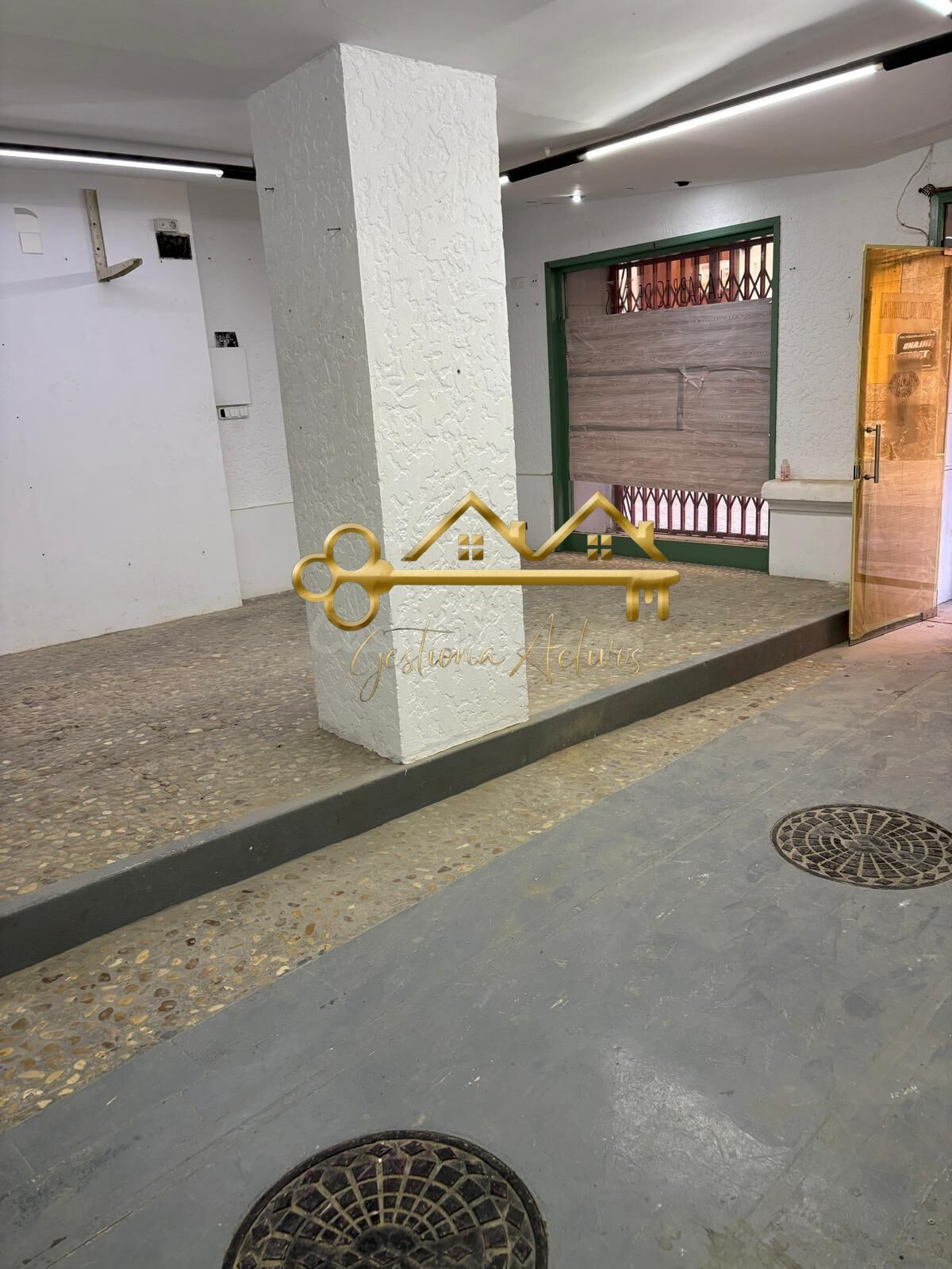 Exclusiva Planta Baja con Gran Potencial de Reforma en el centro de Ontinyent.