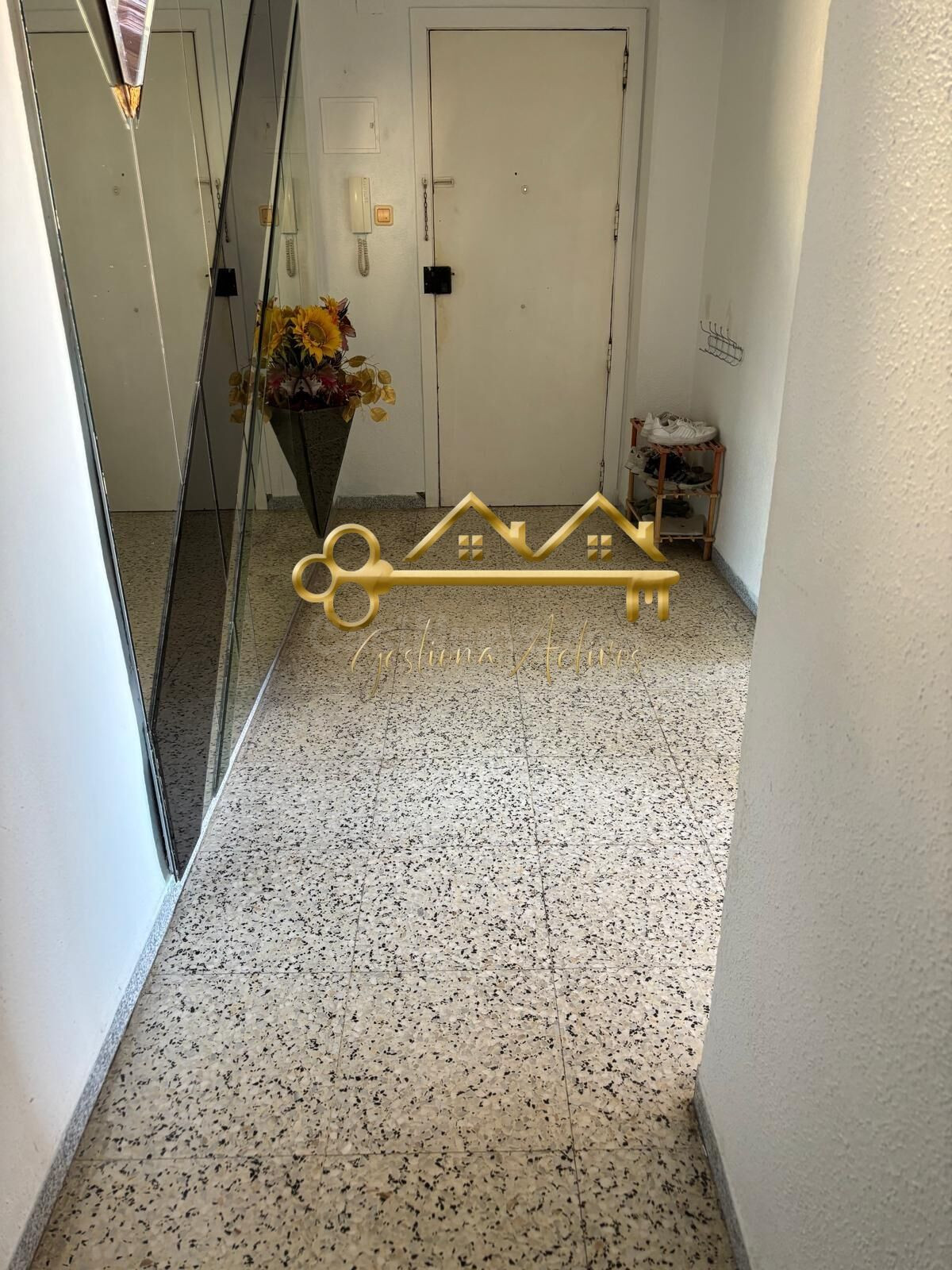 Piso con Gran Potencial y Vistas Despejadas en Zona Ramón y Cajal, Ontinyent