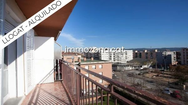 PISO ALQUILADO 95 M2, 3 habitaciones, CON BALCÓN, EN C/ FINE