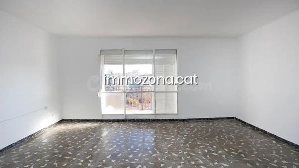 PISO ALQUILADO 95 M2, 3 habitaciones, CON BALCÓN, EN C/ FINE - foto 2