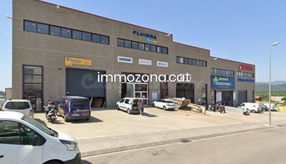 NAVE OCUPADA INDUSTRIAL EN VENTA EN CALLE PRIMER DE MAIG, BL - foto 2