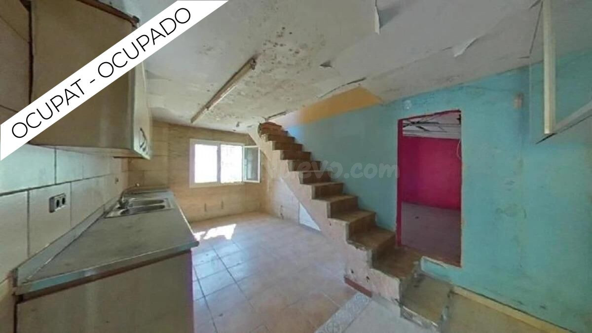 CASA OCUPADA, 6 habitaciones, PARCELA 852M2, PISCINA, CARRER RIERA DE MASSANES-RIUCLAR, EN MASSANES