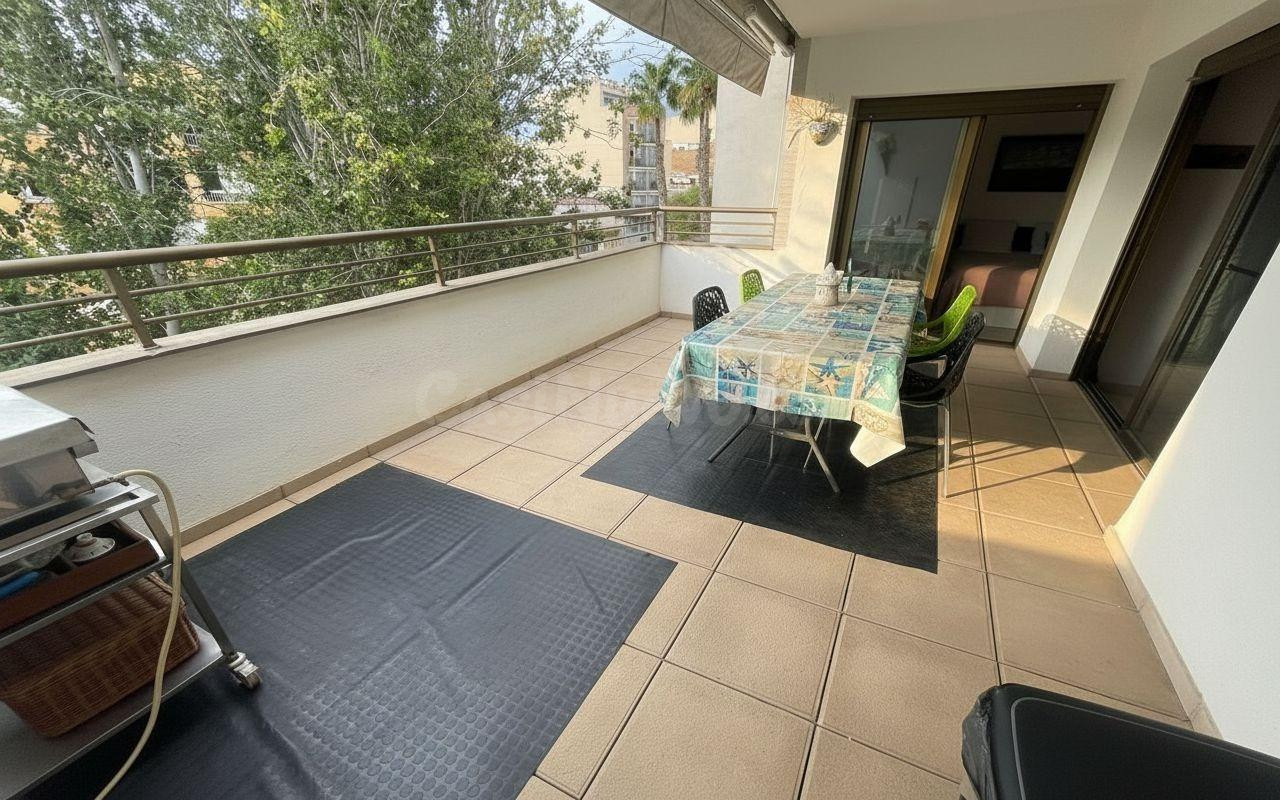 ACOGEDOR ÁTICO DUPLEX, CON AMPLIA TERRAZA. SEMINUEVO