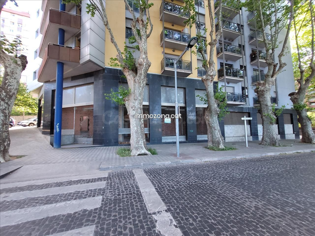 LOCAL 260 M2, FIGUERES, CALLE JONCOLS