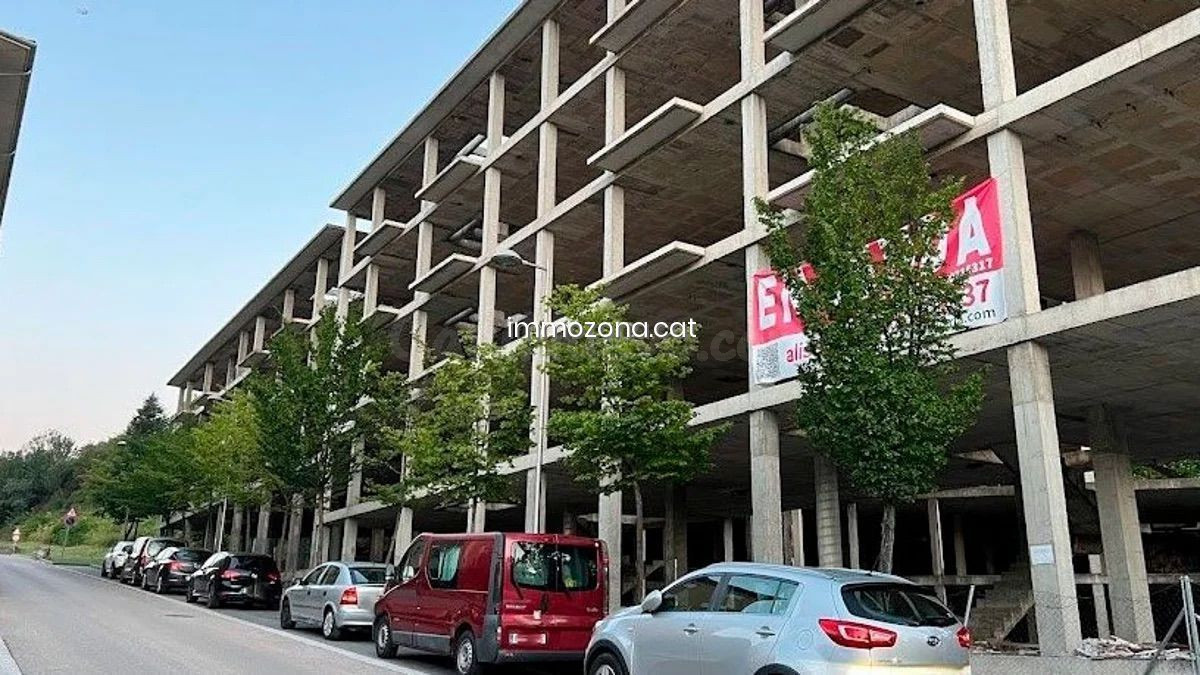 Obra parada de 131 viviendas, OLOT