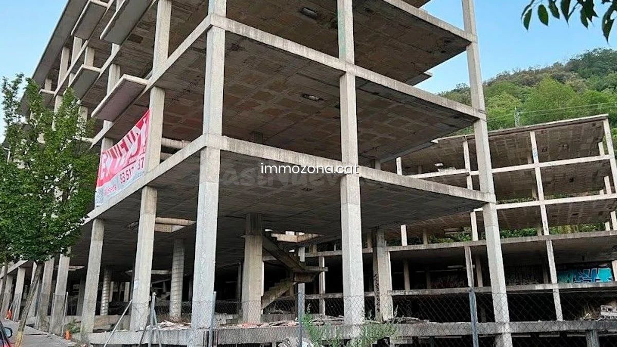 Obra parada de 131 viviendas, OLOT - foto 5
