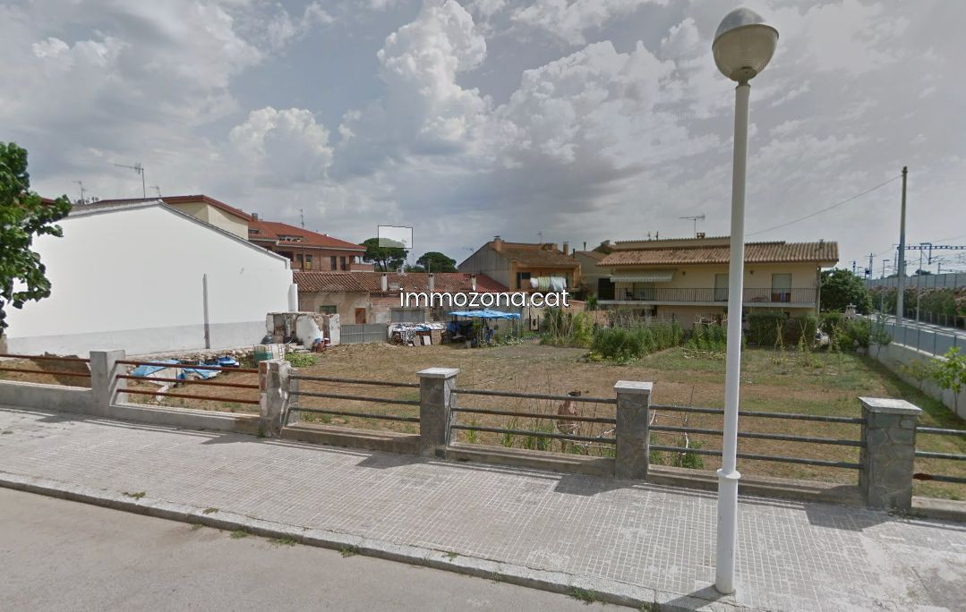 SUELO URBANO 1.0002 M2 CON EDIFICABILIDAD DE 2.0004 M2 BARRI DE L'ESTACIÓ, RIELLS I VIABREA