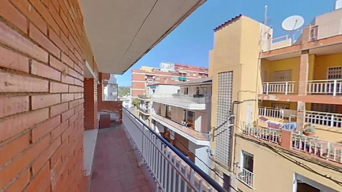 PISO 75 M2, 3 habitaciones, PLANTA 2 SIN ASCENSOR, CON BALCÓN, CARRER MAS BAELL, CAN CARBÓ, LLORET