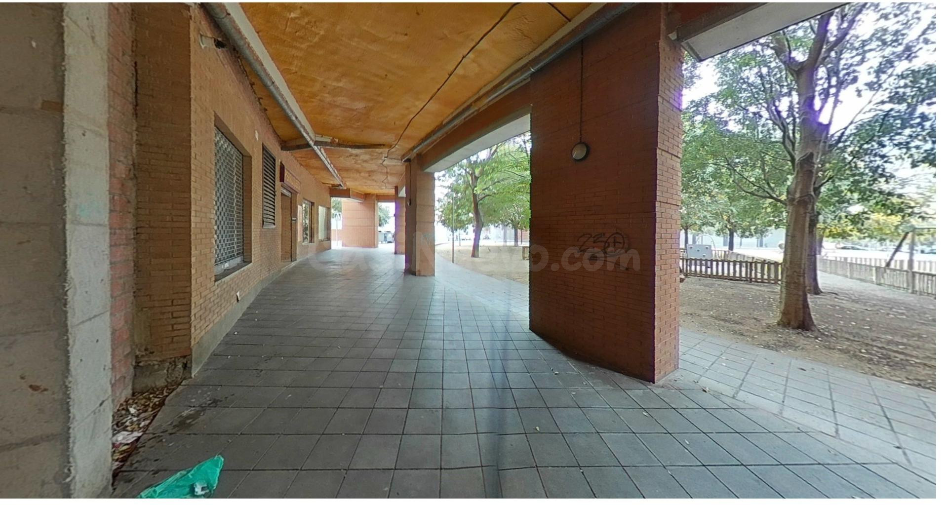Local en venta en Figueres, protección oficial