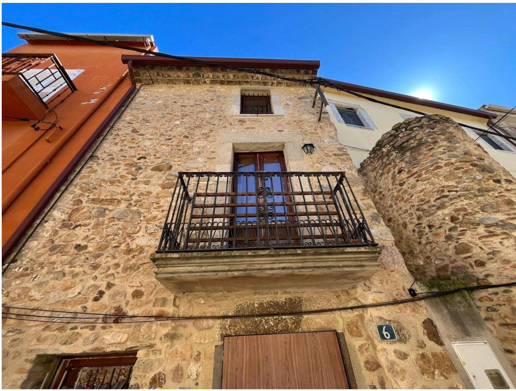 CASA PARA REFORMAR EN CABANES, ALT EMPORDÀ, GIRONA