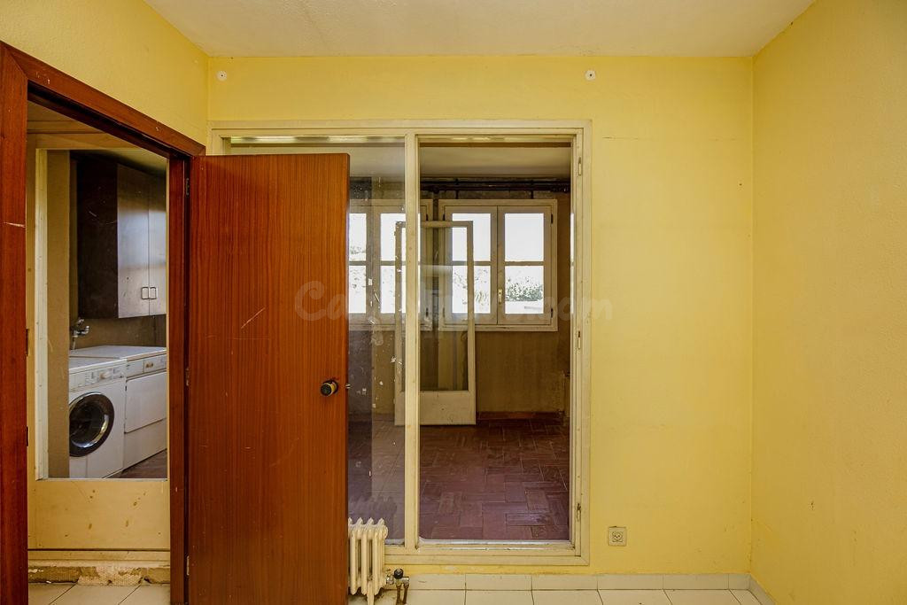 Casa en el centro de Olot, para reformar - foto 4