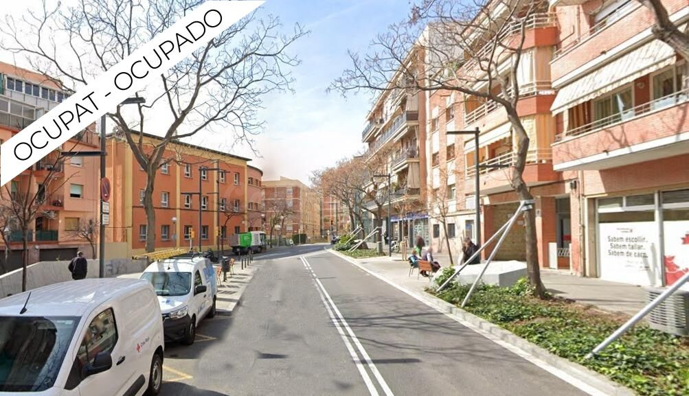 CASA ADOSADA 2 PLANTAS 120 M2, CARRER LLOBERA, NOU BARRIS, LES ROQUETES, BARCELONA.