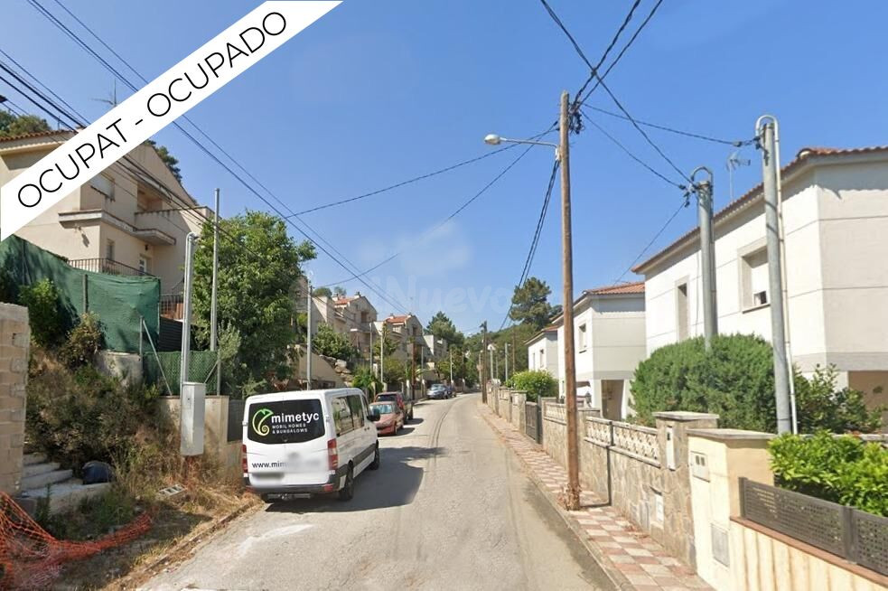 CASA OCUPADA, 3 PLANTAS, GARAJE, PARCELA 383 M2, CARRER ARBOÇ, VIDRERES, AIGUAVIVA PARC.