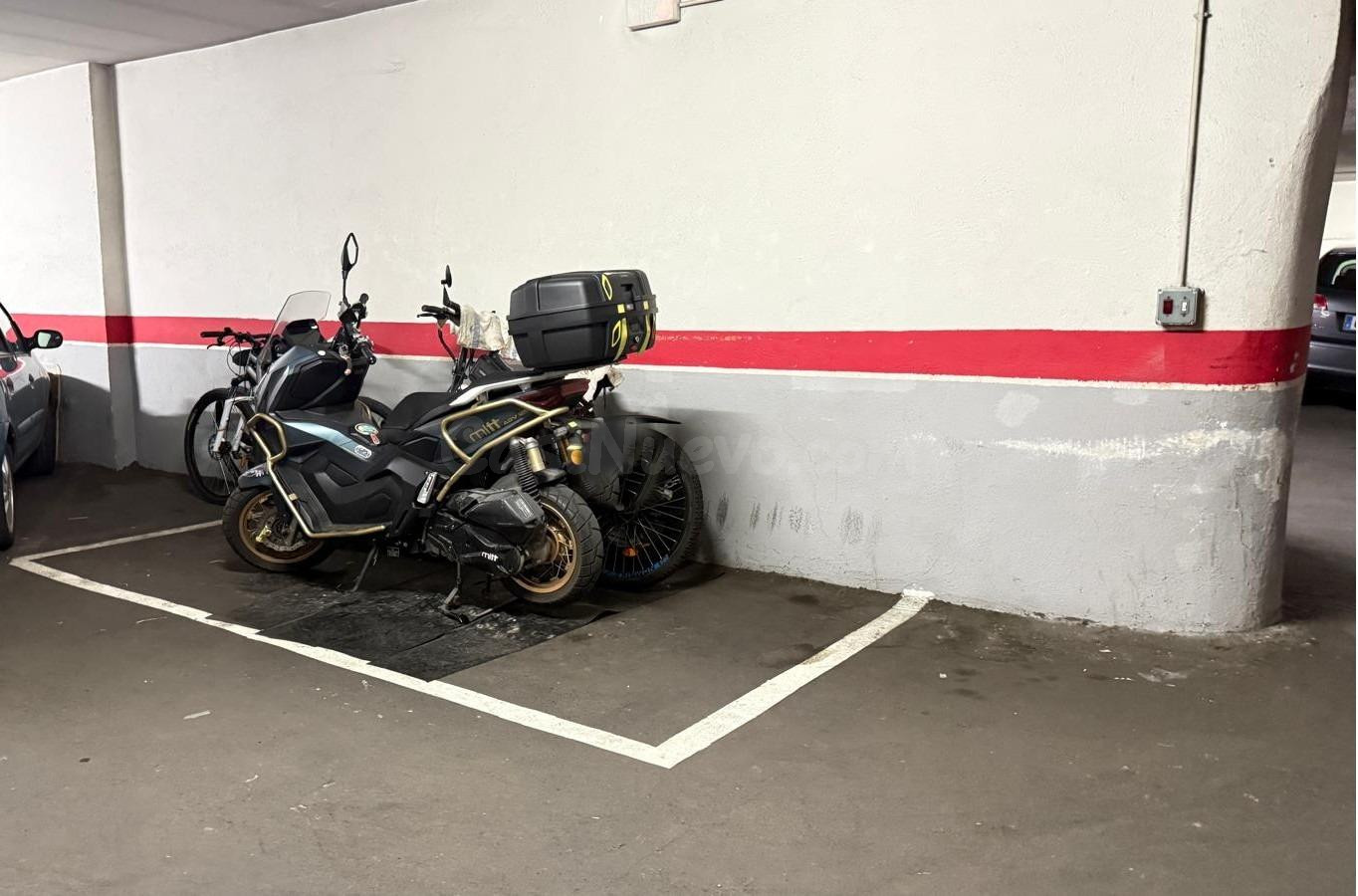 PARKING JUNTO RAMBLA