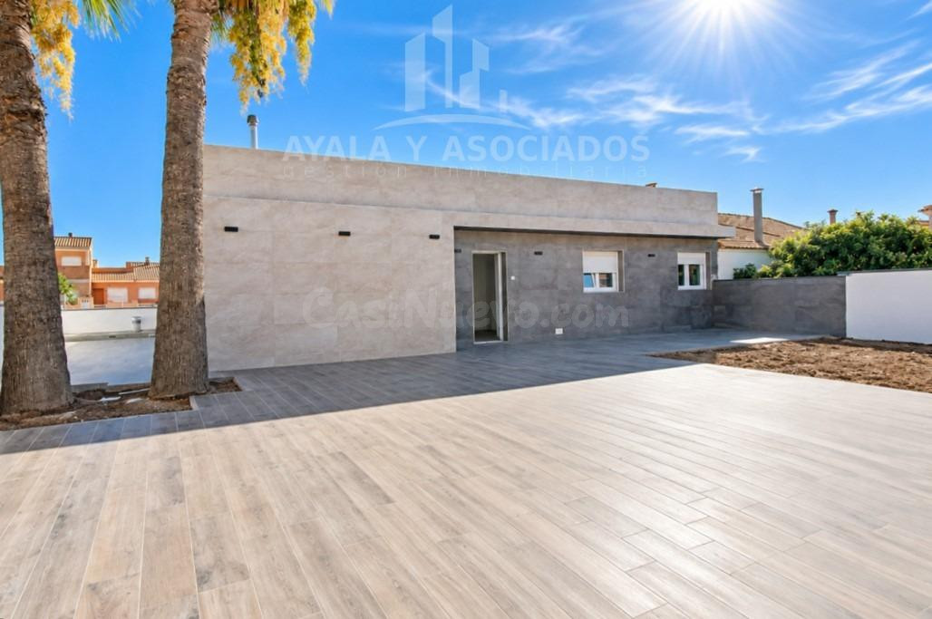 CHALET RECIENTEMENTE REFORMADO CON PISCINA PRIVADA EN POZO E - foto 2