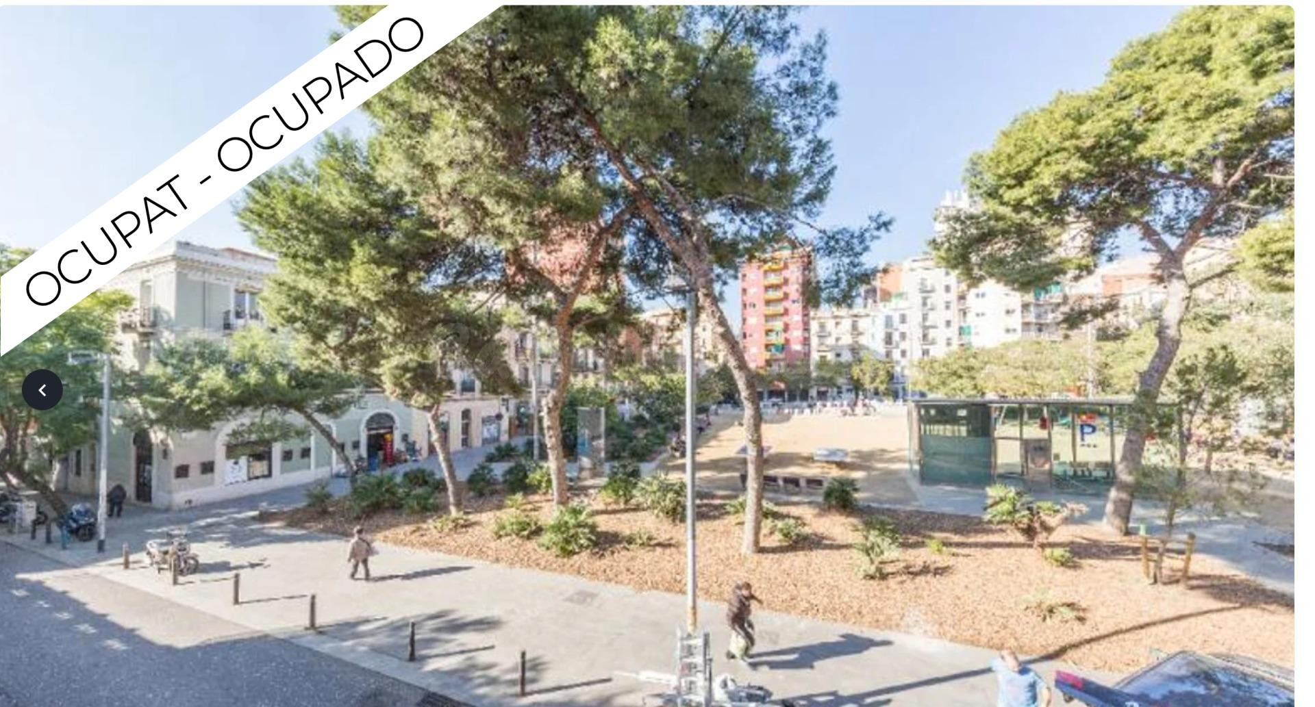 CASA OCUPADA, ADOSADA, BARCELONA