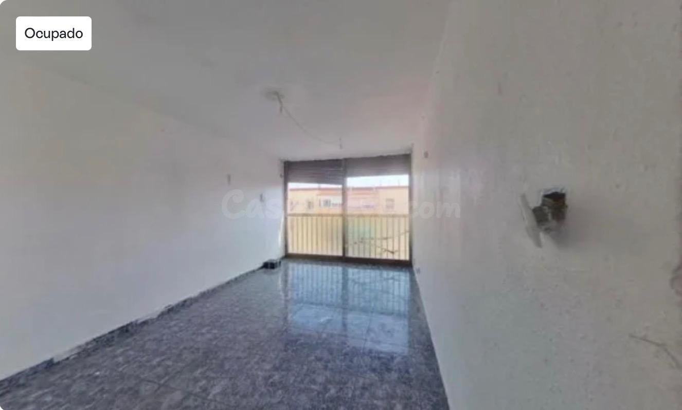 PISO OCUPADO EN C/ BADAJOZ, BADALONA