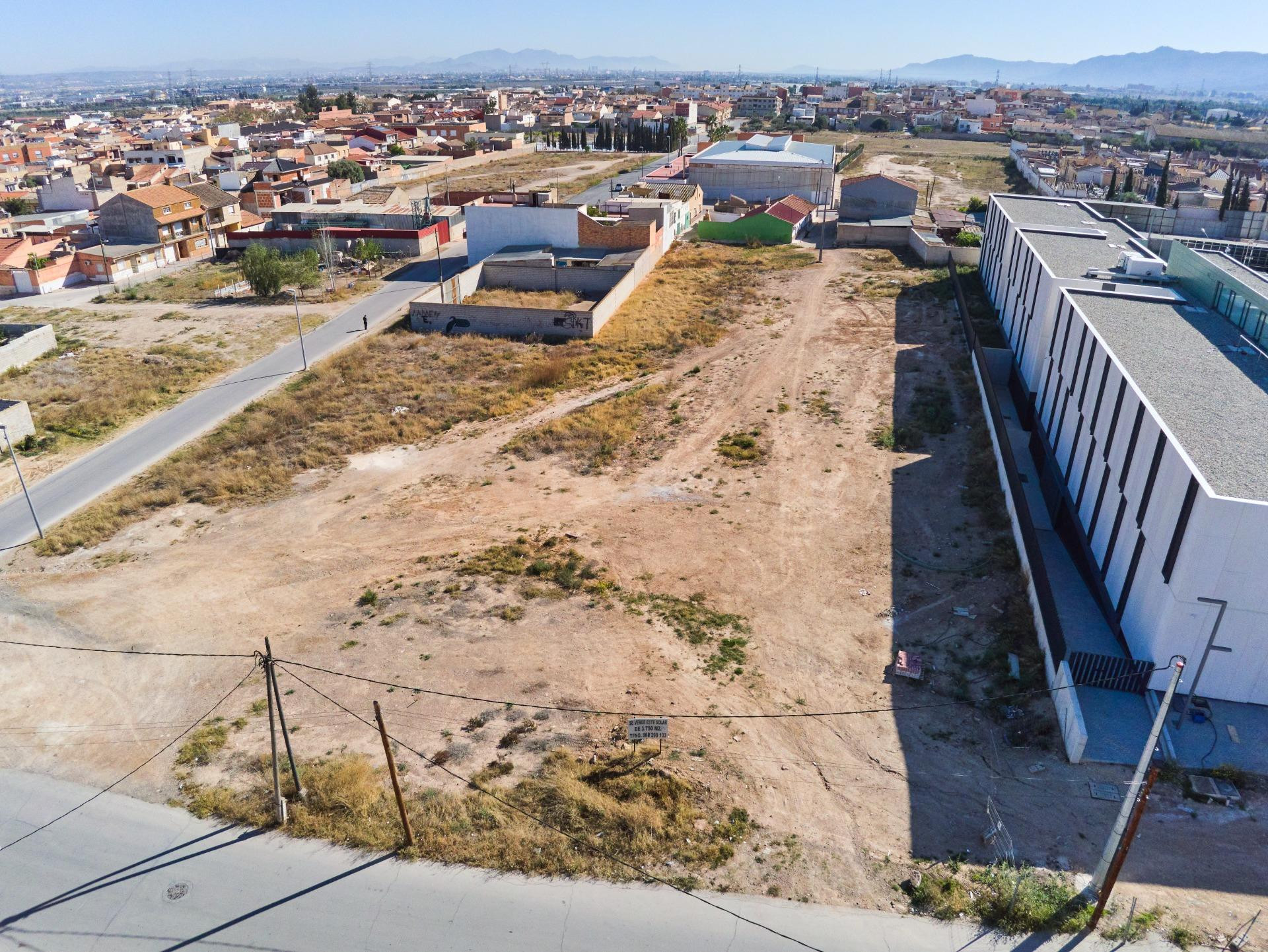 Terreno Urbano en Sangonera la Verde: Ideal para Residencia de Ancianos o Centro Deportivo