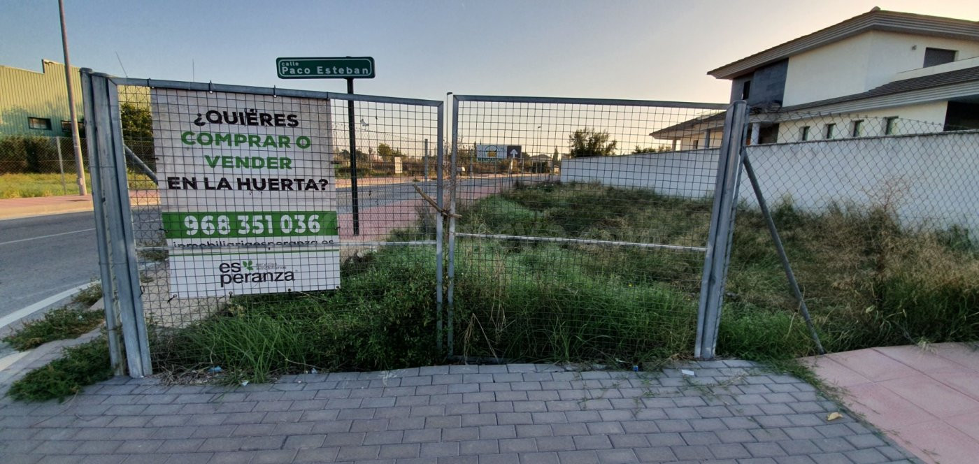 Parcela en Alquiler: Tu Espacio Ideal para Caravana y Cultivo en la Albatalia