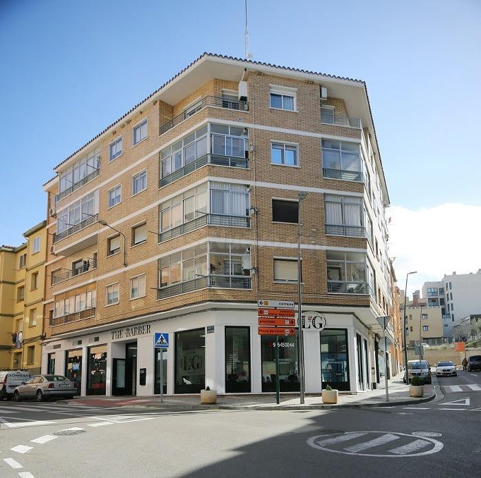 CUARTE DE HUERVA: 2 dormitorios, salón, cocina-comedor y baño.