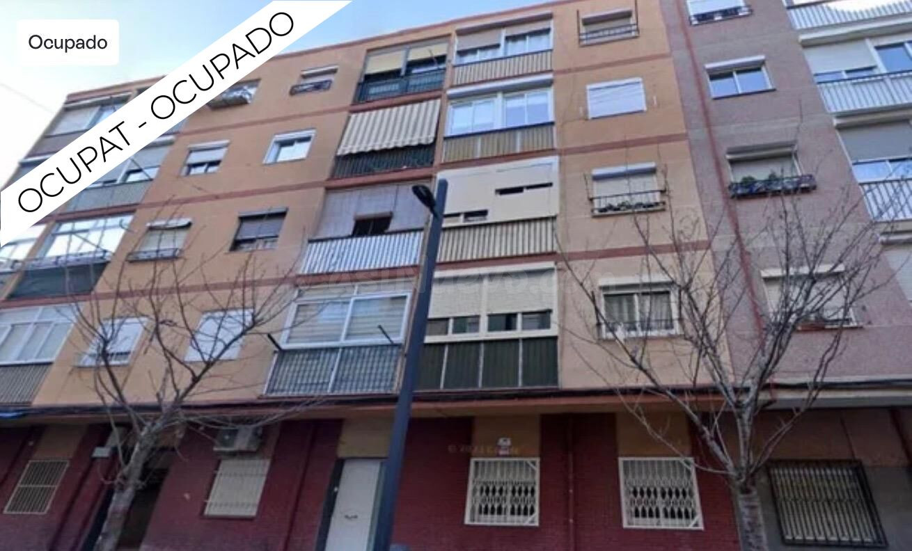 PLANTA BAJA OCUPADA 4 habitaciones EN RAMBLA SANT JORDI, RIPOLLET